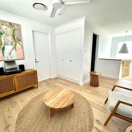 Unwind Guesthouse Байрън Бей Екстериор снимка