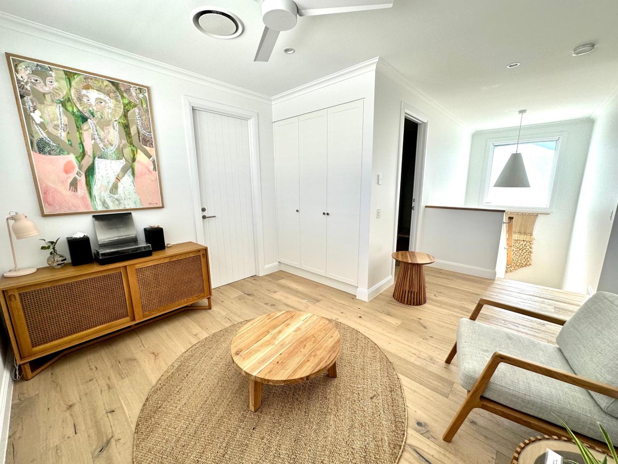 Unwind Guesthouse Байрън Бей Екстериор снимка