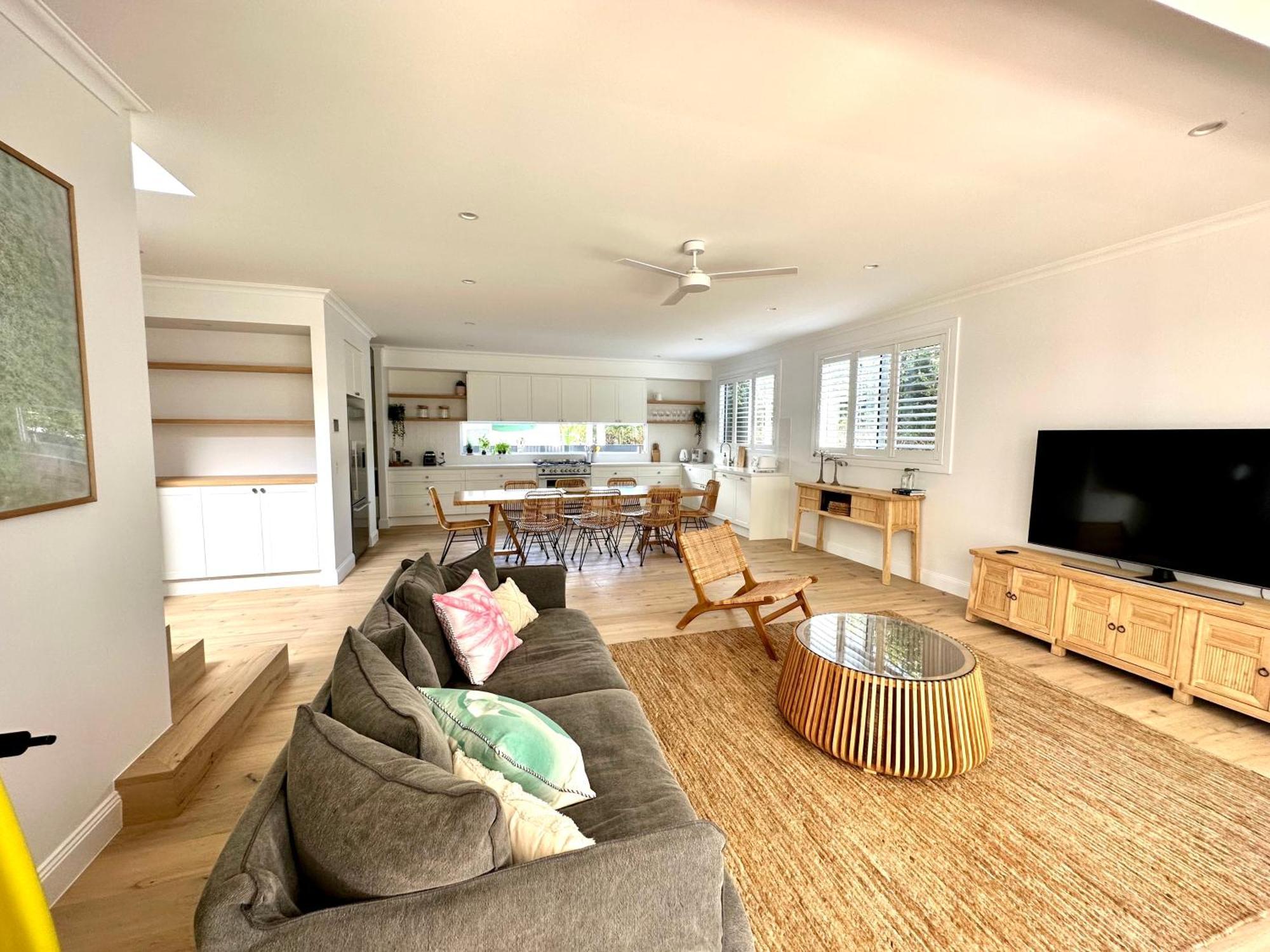 Unwind Guesthouse Байрън Бей Екстериор снимка