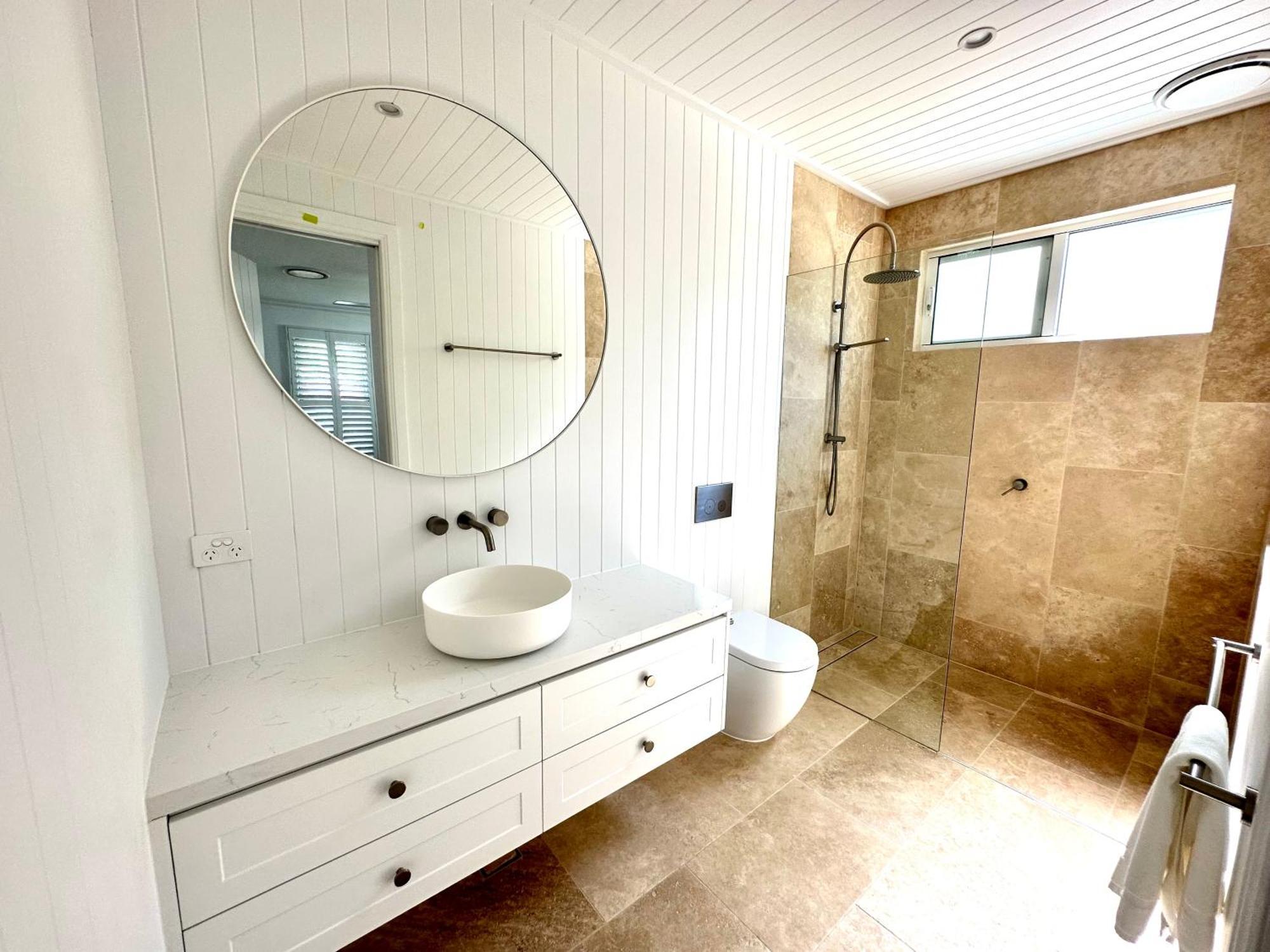 Unwind Guesthouse Байрън Бей Екстериор снимка